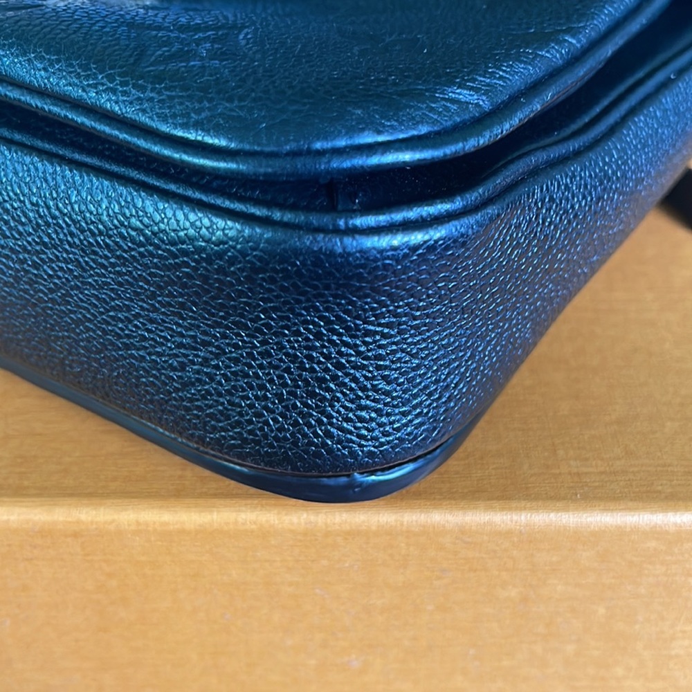 Louis Vuitton Pochette Métis in Empreinte Black Leather - Picture 8 of 16